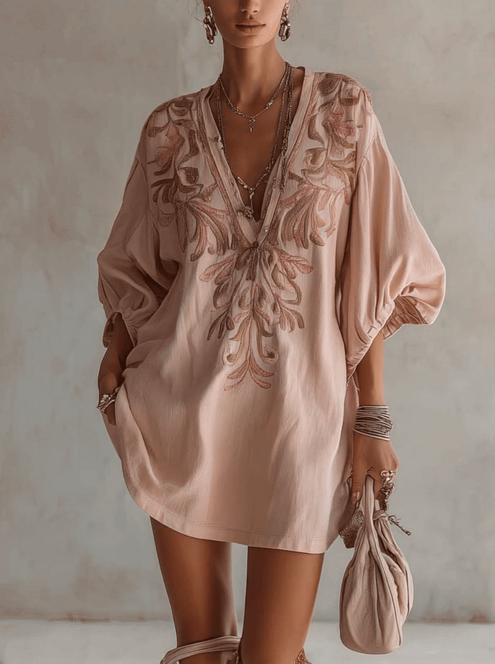 Besticktes Minikleid aus Leinen