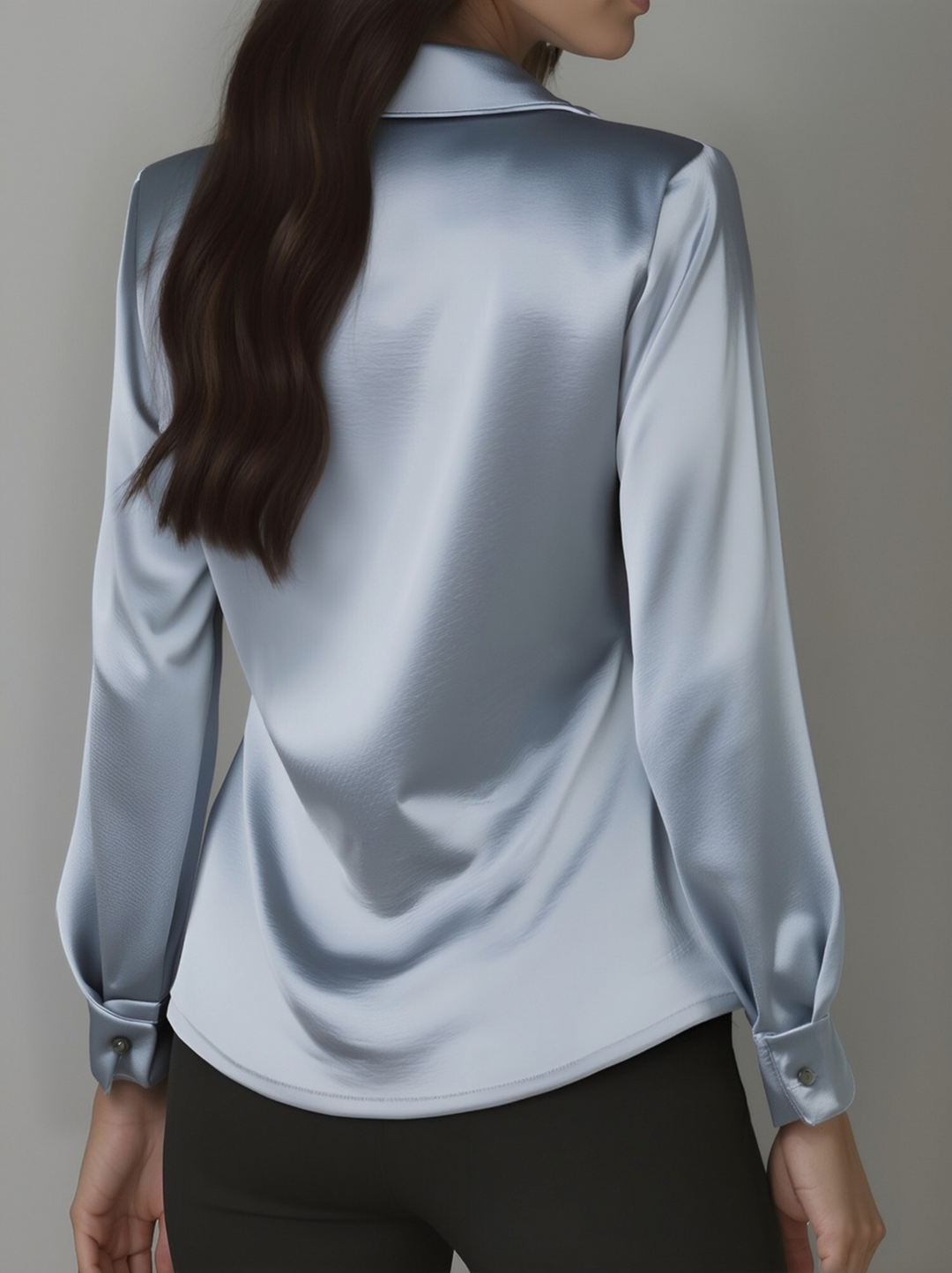 Elegante Satinbluse mit drapiertem Ausschnitt