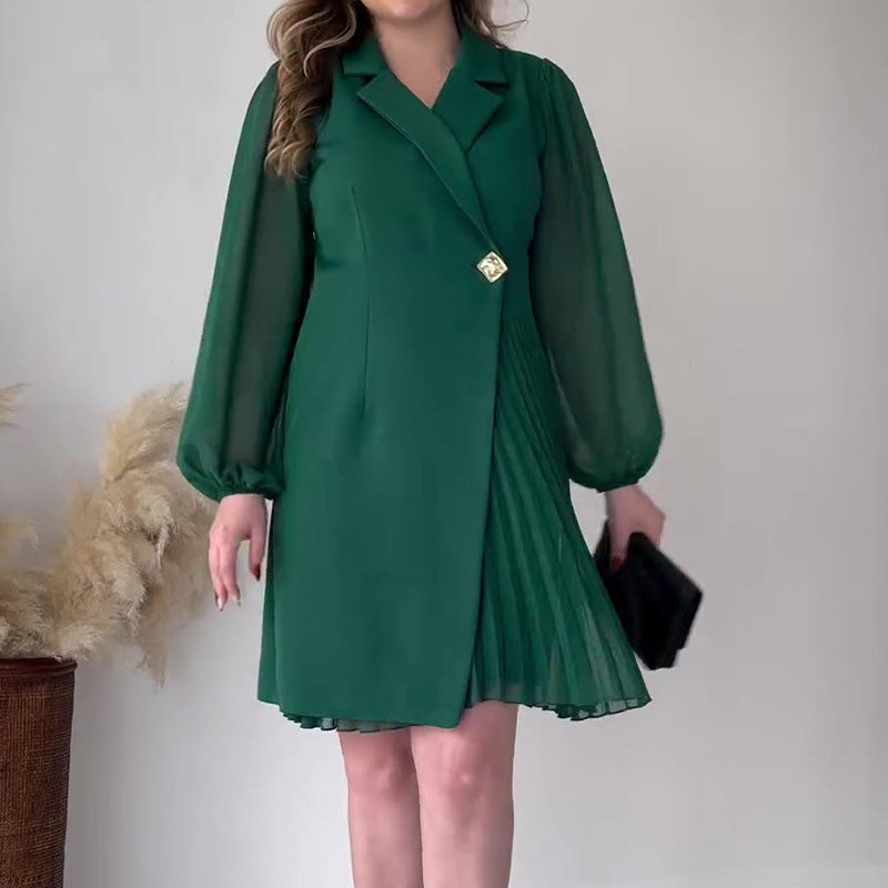 Seraphine – Elegantes Wickelkleid mit Plissee